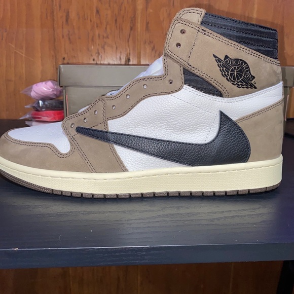 Travis Scott X Air Jordan 1 Retro High OG main image 4